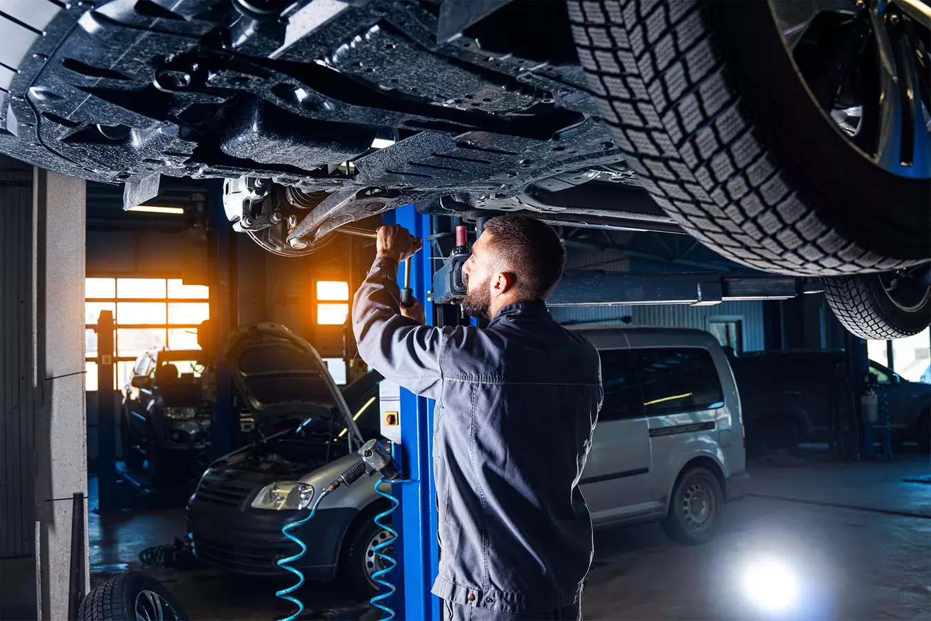Technicien du garage Méca-Club à Saint-Ouen-l'Aumône